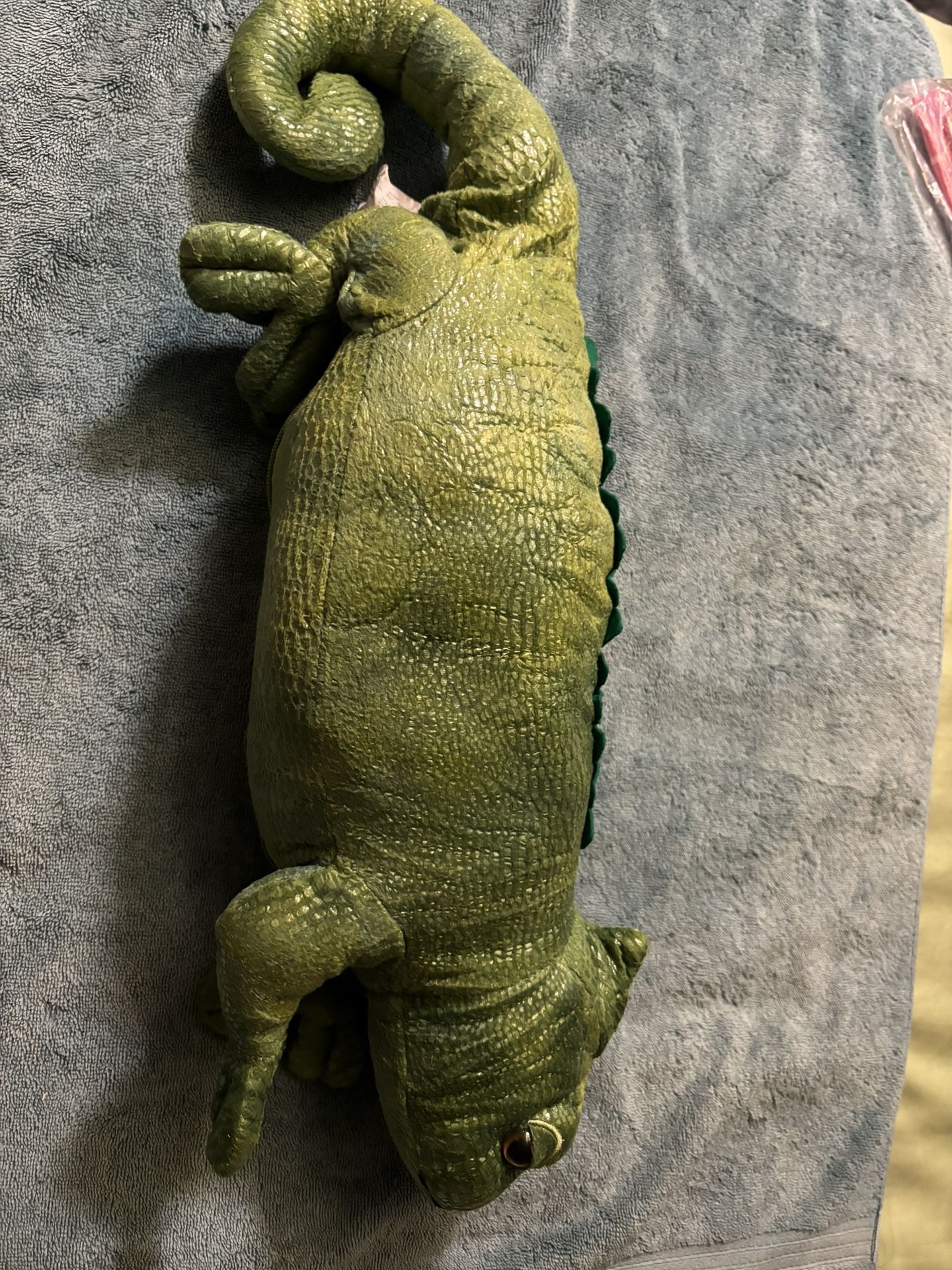 chameleon stuffed animal with zipper + 4 babies