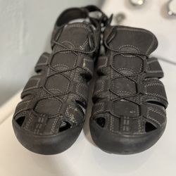 Men’s khombu Shoes Sandals Size 10