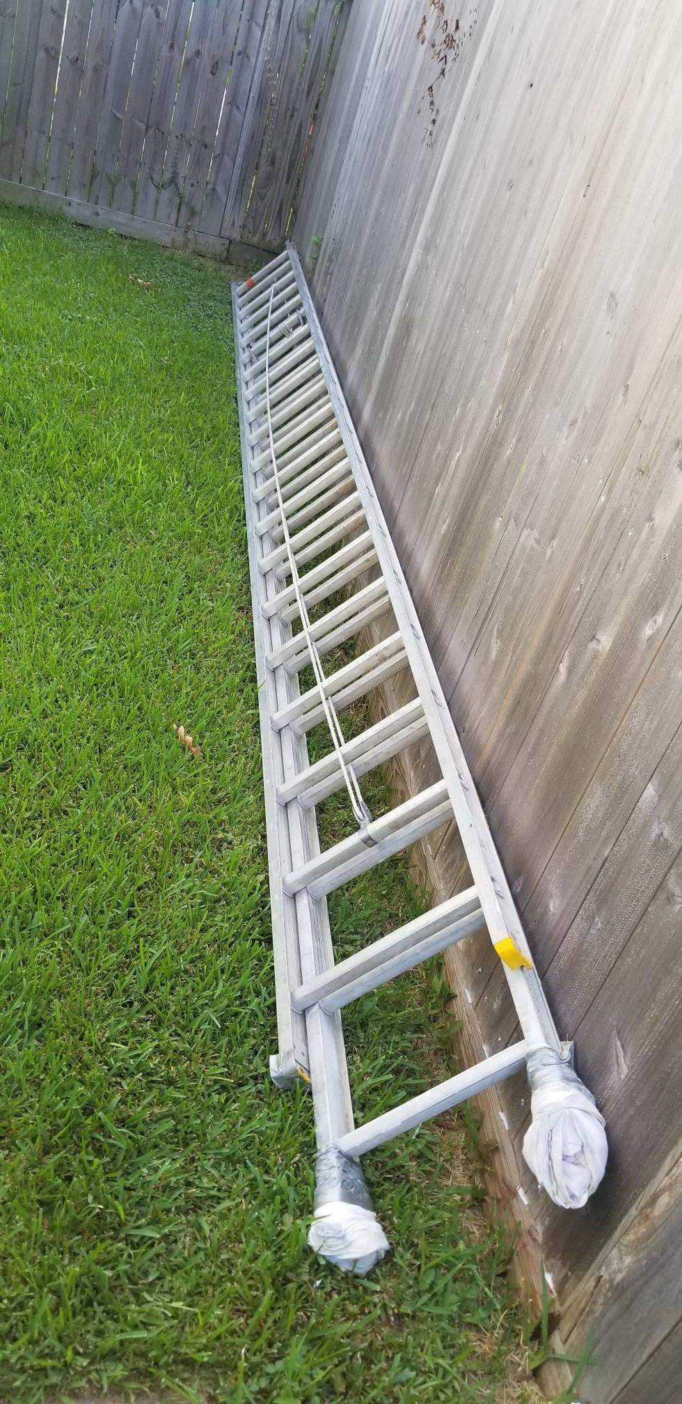 40 Foot Extension Ladder Escalera de Extension de 40 Pies