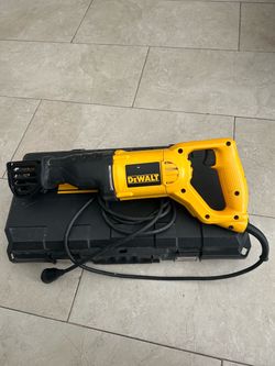 DeWalt saw saw model DW304P