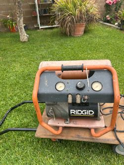 RIDGID Twin Tanks 4.5 Gallons, Air Compressor