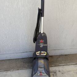Bissell Carpet Cleaner vacuum 
