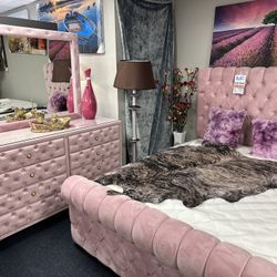 Pink Queen Bed Room Set
