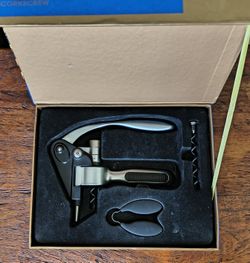 Corkscrew for wine connoisseurs