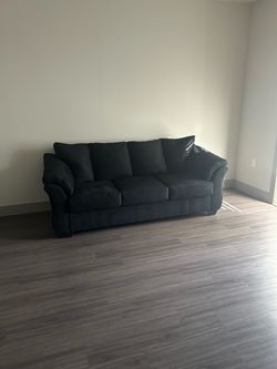 New couch( barely used)