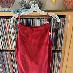 PRICE DROP: NWT, FULLY-LINED TOMATO RED SUEDE SKT,4,by LA NOUVELLE RENAISSANCE