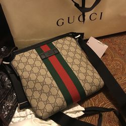 Gucci Supreme Bag 