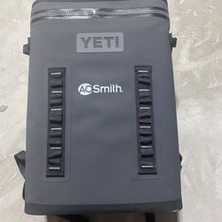 Yeti Hopper BackFlip 24 Soft Sided Backpack Cooler - Charcoal