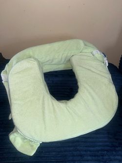 Breastfeeding pillow