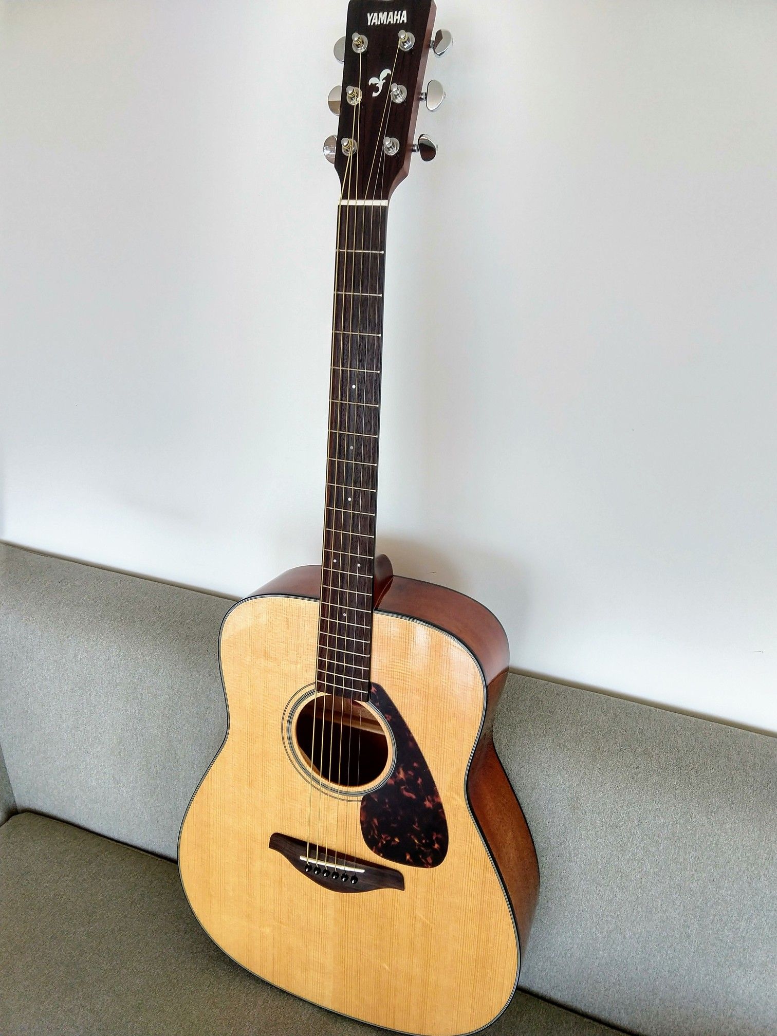 Yamaha FG700S Solid Top Acoustic Guitar with accessories