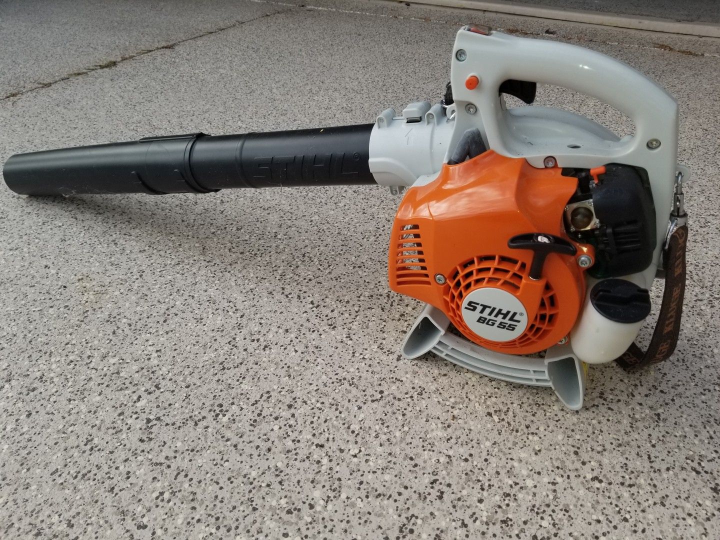 Stihl gas powered hand blower BG55