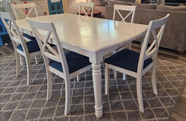9-Pc Dining Set, Reupholstered Chairs, Butterfly Leaf