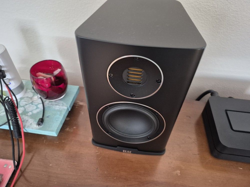 Elac Carina Bookshelf Speakers