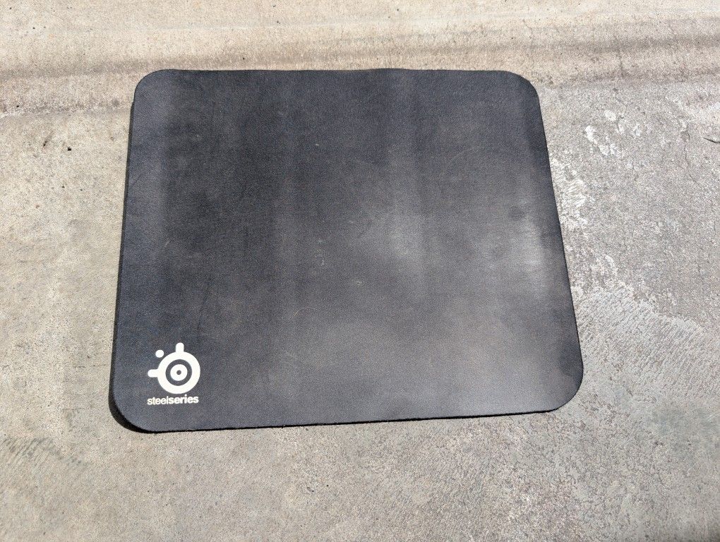 Steel Series Black Mouse Pad