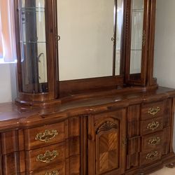 Dresser With Mirror