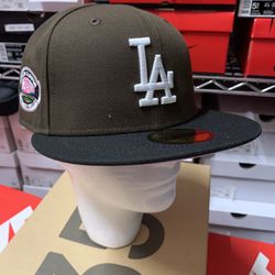New Era LA Dodgers 2 Tone Fitted hat     Brown/Black/Pink