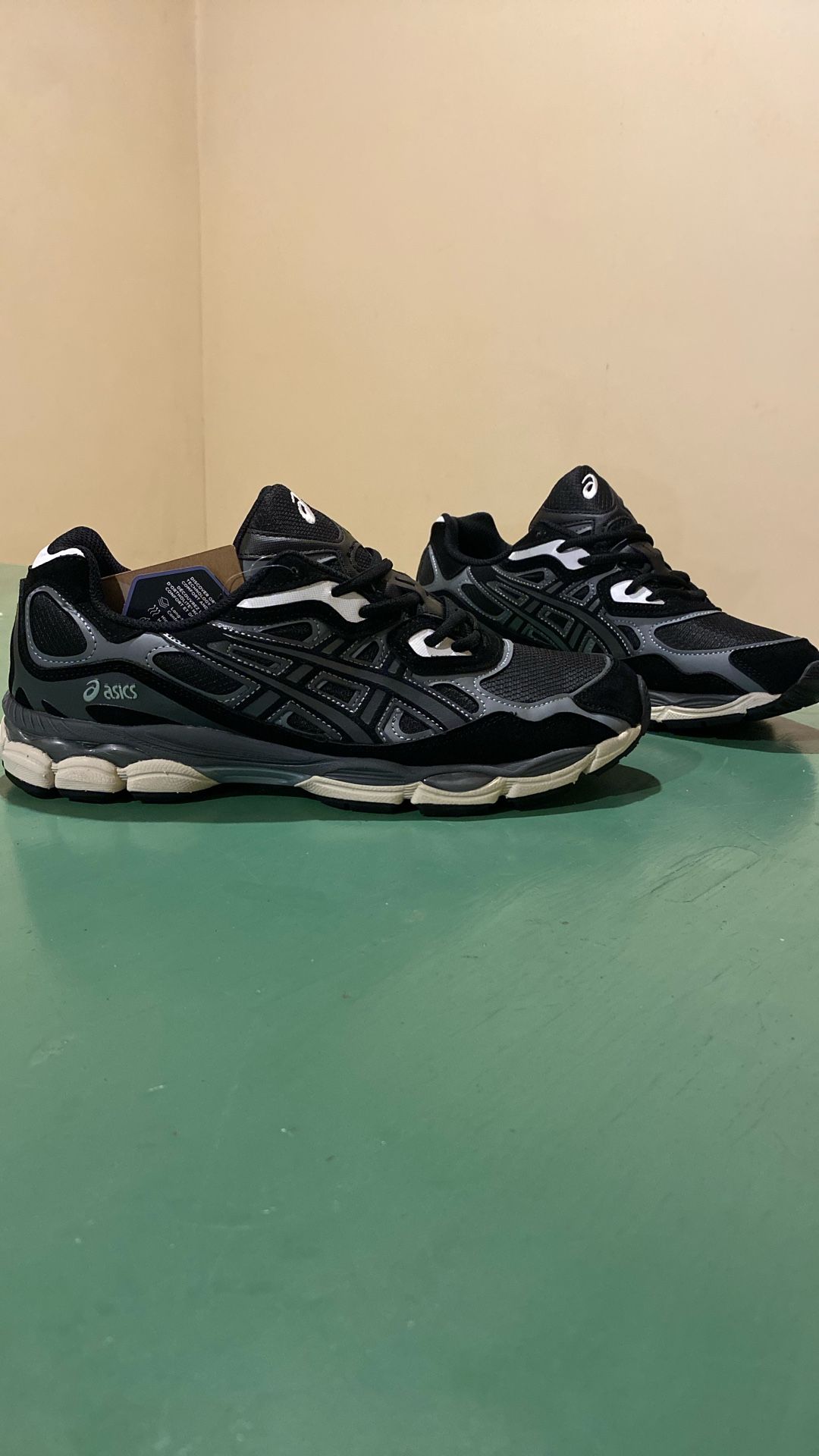 ASICS Gel-NYC Black/White Men’s Size 11