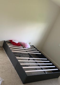 Bed frame queen size