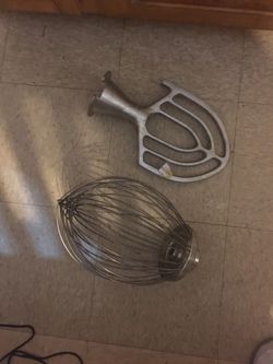 20 quart mixer almost new blades Including