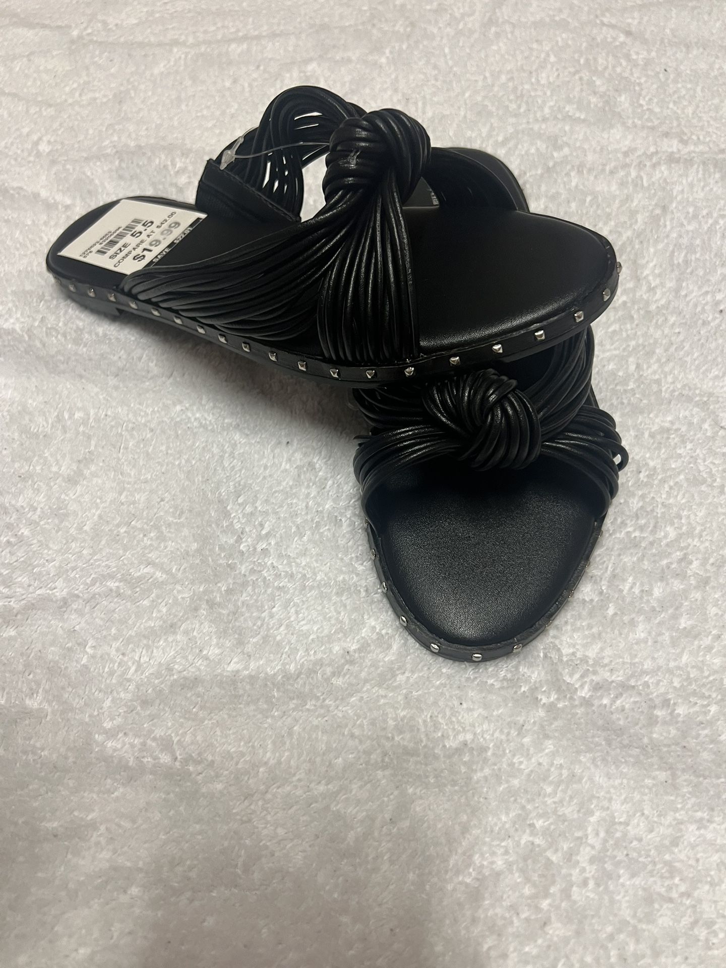 CHARLES DAVID Flat Sandals/size: 5.5/$7
