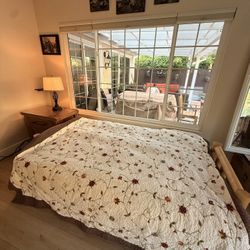 FULL BED/FUTON SOLID WOOD GOOD QUALITY (INCLUDED MATTRESS) Regular price $900