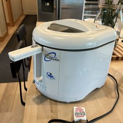 For Sale: Deep Fryer; Cool Daddy 