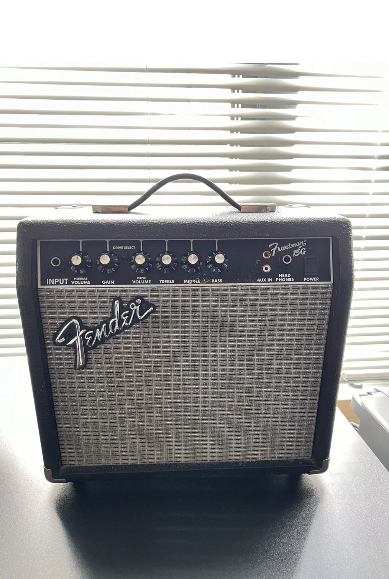 Fender Frontman 15G 38 watt Guitar Amplifier TYPE PR 495