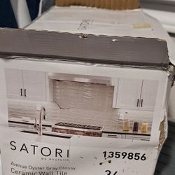 Kitchen/bathroom Tile 17. a  Box 34 Pieces.. Have About 30 Boxed