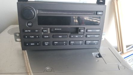 2005 Lincoln town car stereo