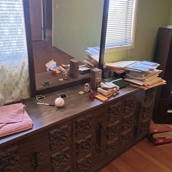 King Size Long Dresser And Mirror With Night Stands 