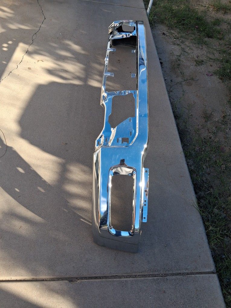 Ford F150 2024 2025. Bumper