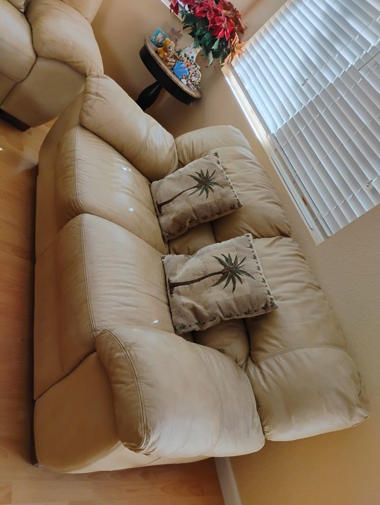 Set Of Good Quality Leather Sofa