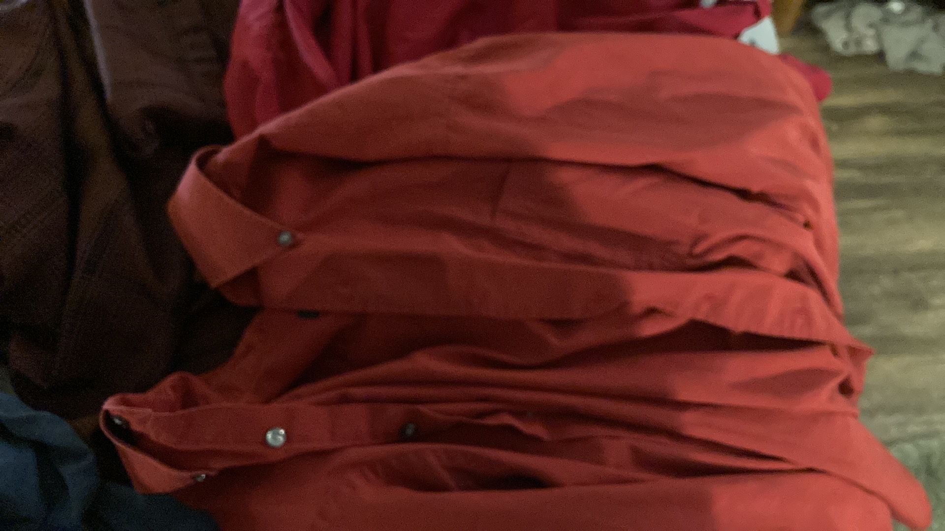 Men’s long sleeve buttoned up dress shirt