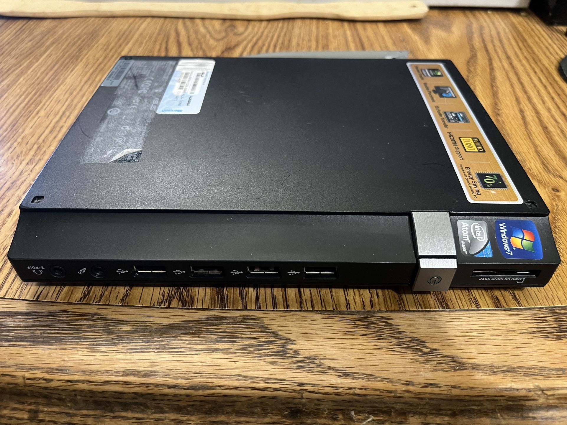 Asus Eee Mini Win 7 pc And An Acer XP Mini PC