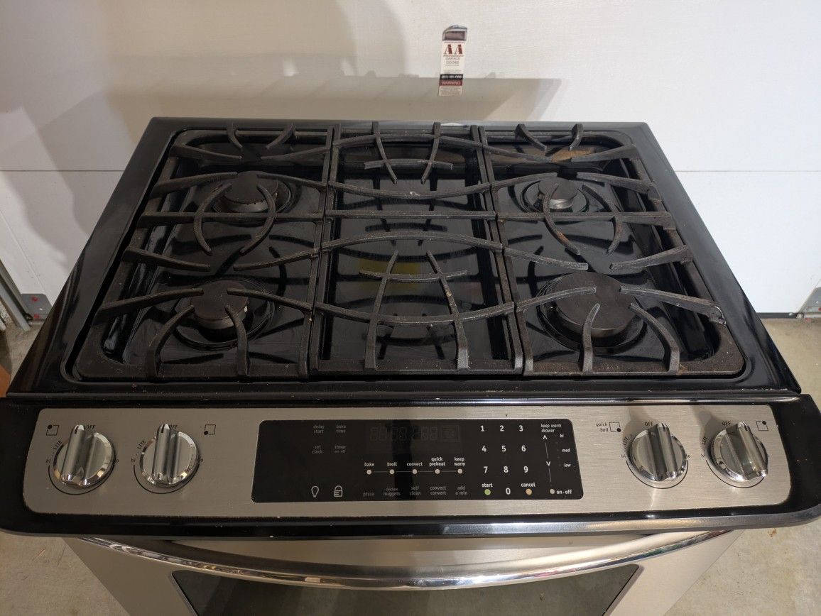 Frigidaire Gallery Gas Stove And Convection Oven With 220V Broiler