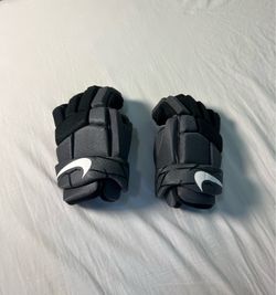 Nike Youth Vapor LT Lacrosse Gloves—Barely Used!