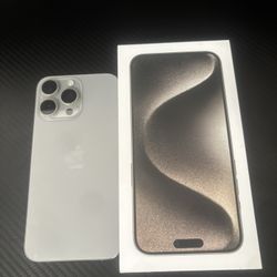 iPhone 15 Pro Max - Unlocked - 256GB