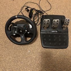 Logitech G920 gaming wheel and pedals
