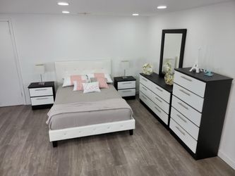 Brand New Bedroom Set / juego de cuarto nuevo