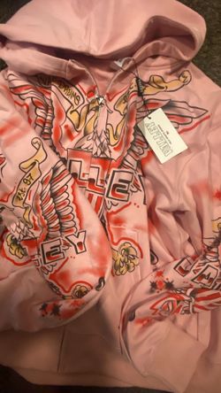 vally zip up lmk??