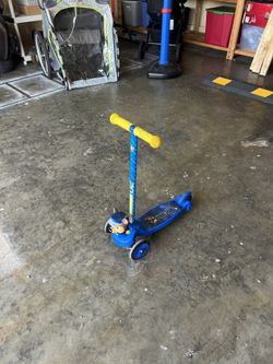 Kids 3 Wheeled Scooter (paw patrol)