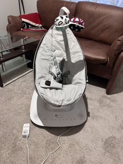 MamaRoo Baby Swing