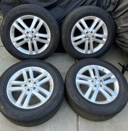 Set Wheels Mercedes GL350 GL 2014 2015 2016 19'' Rims OEM tires size 275/55R19. The rims are like-new, no curb scratches. Tires are used, but 