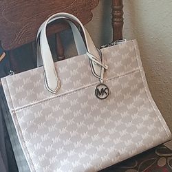 Brand new Michael Kors, beige purse