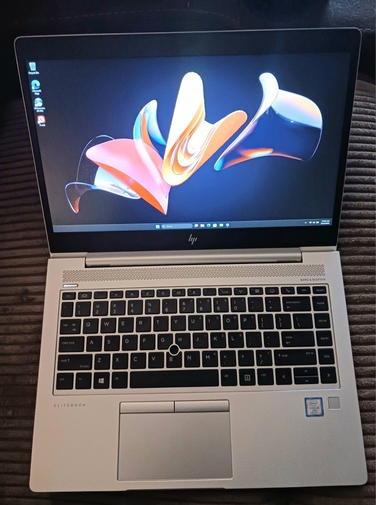 HP EliteBook 14" Pro Grade Laptop Intel Core i5-8350u 16 GB RAM 512 GB SSD 1080P FHD LCD Webcam USB C Thunderbolt Port Windows 11 Professional 