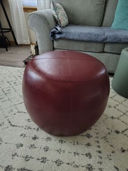 Very Nice Pier 1  Ottoman/Pouf