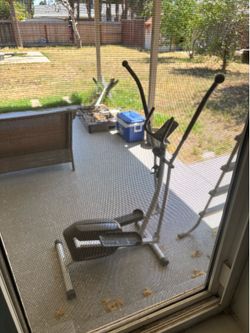 Leg workout machine