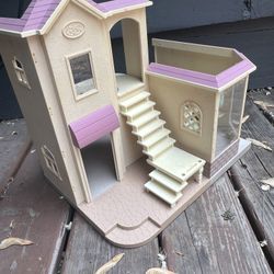 Antique Beauty Salon Structure
