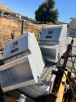 Big rig tool boxes with steps
