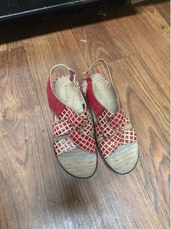 adidas boys Kids US 6 Blue/Black High Top Athletic Sn Socofy Women's Red Beige Leather Woven Strappy Flat Sandals US 8 eakers Lace Up